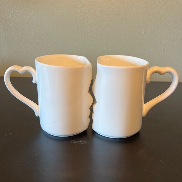 Kissing Couple GOOD MORNING BEAUTIFUL and HANDSOME His & Hers Ceramic Mug Set - Picture 5 of 12